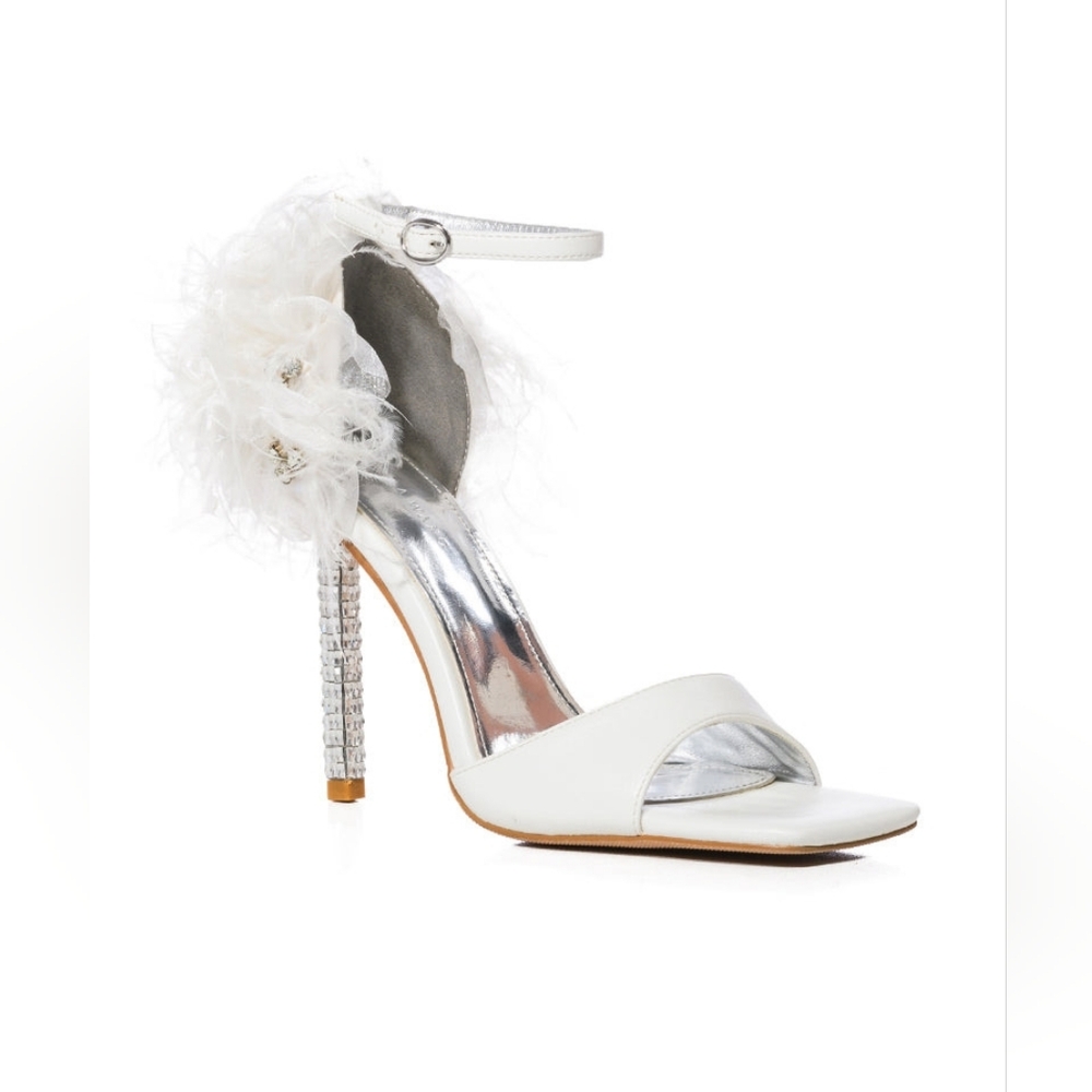 NIB AZALEA WANG CLARICE FEATHER Sandal Rhinestone Stiletto Heel White Sz 10 Prom
